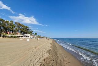 The Marbella Beach House - 4min Walk to the Sea - 4