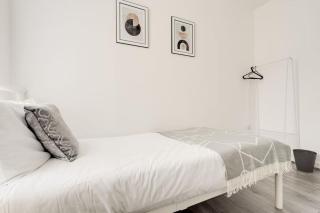 Perfect Modern 4 bedroom in Liverpool - 1