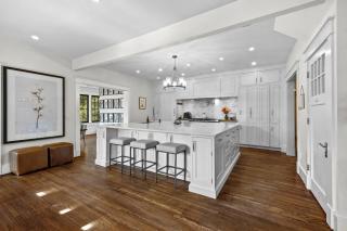 Dickson Chateau-DT Fay-Huge Yard - 7