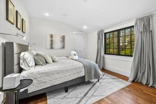 Dickson Chateau-DT Fay-Huge Yard - 5