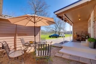 Rusk Retreat with Fire Pit, Grill and Countryside View - Rusk - 0