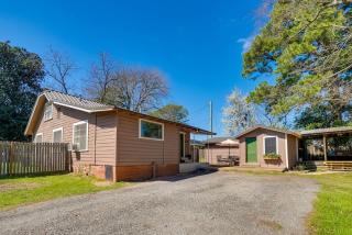 Rusk Retreat with Fire Pit, Grill and Countryside View - Rusk - 9