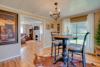Rusk Retreat with Fire Pit, Grill and Countryside View - Rusk - 4