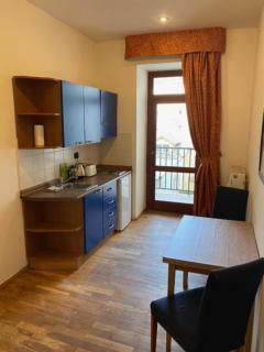 1 Bed Flat - Sleeps 2 - Pets - Smoking on terrace - 8
