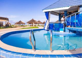 Room - Sleeps 3 - Balcony - Pool - Parking - 1
