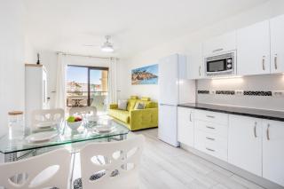 Castle Harbour Holiday Home Heated Pool Views by LoveTenerife - Los Cristianos - 5