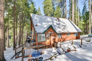 Fire Pit and Lake Access Dreamy California Cabin! - Arnold - 8