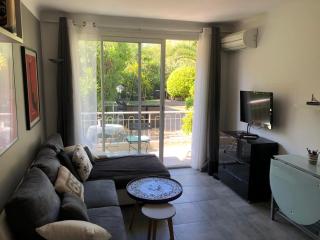 Only 60m to the beach, 2 bedroom cozy apartment, 80m2 big garden, very central - Cannes - 1