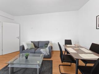 sparkasse platz 8 - Stockerau - 1