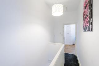 R&r Nr Mediacity 4 Bedrms, 6 Beds, Free Parking - 8