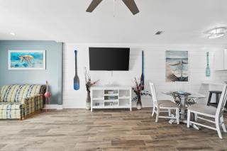Mimis Beach Bungalow - Panama City Beach - 2