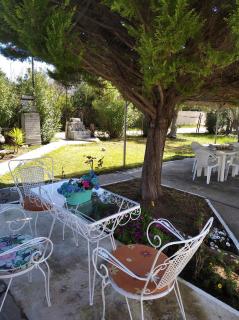 Country House Kalyves, 2 bedrooms, sleeps 6, 700sqmgarden, 180m from beach - 9