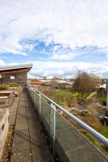 Stylish 2BR Flat - Free Gym - contractors - Bristol - 9