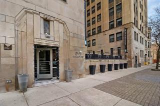 MERGED Well-Equipped 2BR Apartment - The Blackwood 400 - Chicago - 1