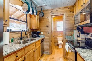 Lazy Bear Creek Lodge - 8