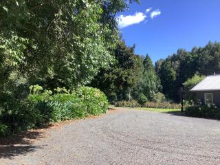 Wood Pigeon Cottage Pet Friendly Free Breakfast Hauraki Rail Trail 2kms - Waikino - 9