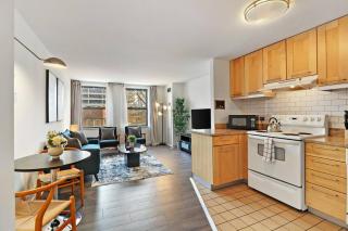 Inviting 2-Bedroom Apt in Hyde Park - The Blackwood rep - 6