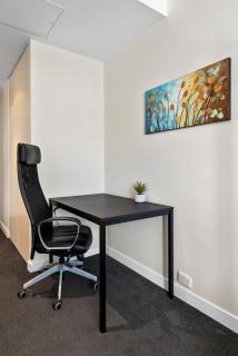 Spacious Melbourne CBD 2-Bed Close to Everything - 5