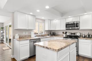 Charming patio home w/ community pool, WFH setups, 10 min walk to Old Town! - Scottsdale - 2