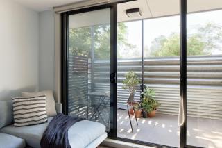 The Abby - Contemporary Inner-city Convenience - 6