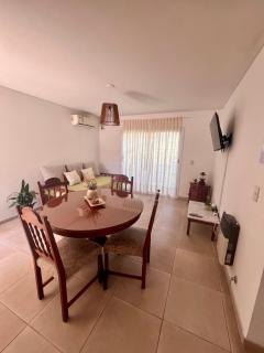 Departamento céntrico con cochera! En pleno centro a una cuadra de Av San Martín - Pellegrini Apartments Arizu - 6