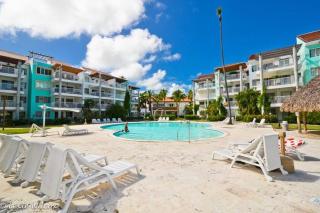 Playa Turquesa Ocean Club A-202, highspeed Wi-Fi, pools, free beach chairs - 4