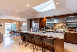 Sumptuous Coastal Hideaway - Oceanside - 7