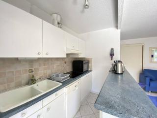 Appartement climatisé avec terrasse, proche plage et commerces, parking inclus, WiFi, classé 3* - FR-1-100-332 - Cavalaire-sur-Mer - 4