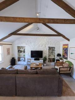 The Loft - Bright apartment centre St Ives sleep 4 - 8