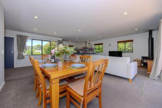 Terrific views on Totara - 6