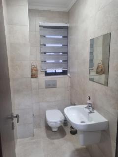 Stay Play Away Residences - Luxury 5 bed, Airport Residential - Accra - 1