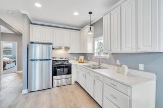 Gentilly Gem - Nestle Between the Lakefront Arena, SUNO, and UNO - New Orleans - 3