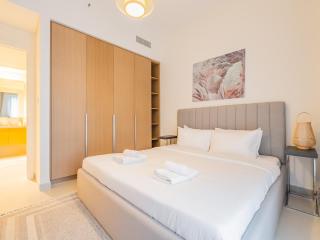 Pearl of Creek Beach: 1BR Luxury Beach Apartment - Dubai - 2