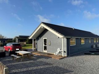 Charming Holiday Home With Many Activities - Marielyst - 6