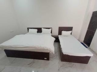 Hotel O Home Ayodhya Homestay - Ayodhya - 2