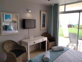 KYALANGA - SEA FACING - ground floor apartment - Durban - 3