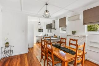 Central and Affordable - Cute Art Deco - 8