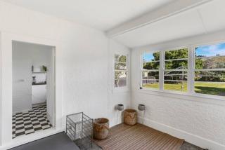 Central and Affordable - Cute Art Deco - 1