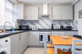 Private immaculate contractor and leisure stay with large driveway - Birmingham - 7