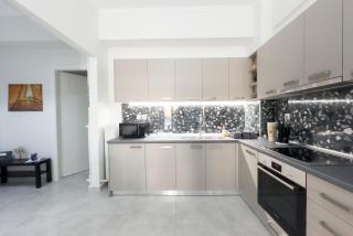 New Spacious & Stylist Apt - 6