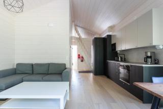 Himoskuutio 10, erillistalo, ulkoporeallas - 9