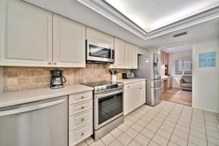 Atrium #201 - Sanibel - 3