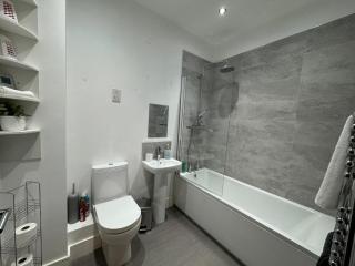 Quayside Apartment -2 Bedrooms - Sleeps 4 - 6