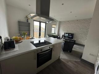 Quayside Apartment -2 Bedrooms - Sleeps 4 - 7