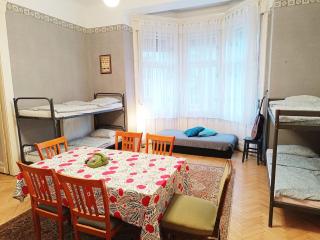 Bridgetown Hostel - Budapest - 9