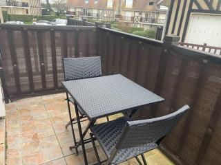 Duplex accueillant 4 pers, à 100m de la plage avec balcon, accès direct, WiFi - Merville-Franceville - FR-1-465-105 - Merville-Franceville-Plage - 1