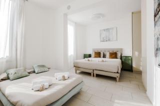 Front Lake Pearl 5 for 6PAX -By EasyLife Swiss - Lugano - 2