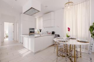 Front Lake Pearl 5 for 6PAX -By EasyLife Swiss - Lugano - 6