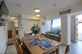 Smugglers Luxury Accommodation - 4