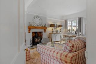 Rosemary Cottage - 2